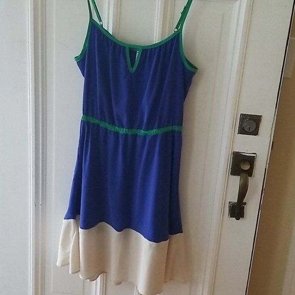 Color Block Midi Dress - Picture 6 of 9